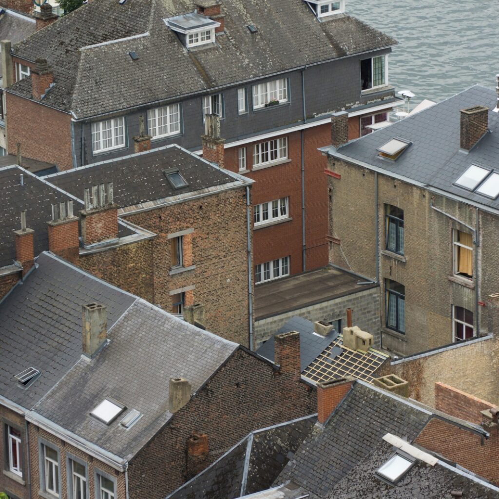 Vérification de l’étanchéité d’une toiture plate en Belgique