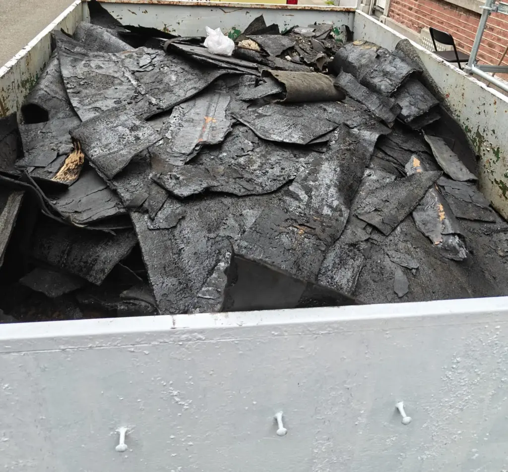 Évacuation des déchets de chantier toiture : règles légales