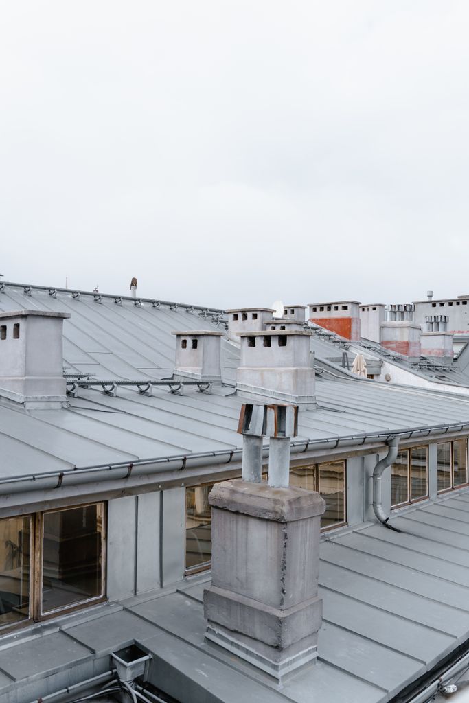 Chéneaux et zinguerie de toiture sur maison bruxelloise traditionnelle